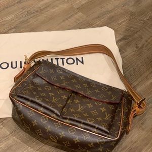 Preowned Louis Vuitton Viva Cite GM